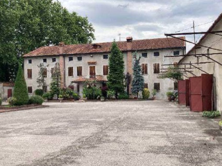 CASTAGNARO (VR) CORTE RURALE IN ASTA IN VIA CAPITELLO 622