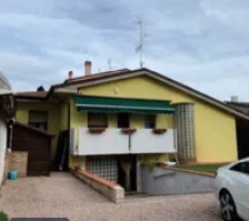 BOVOLONE (VR) VILLA SINGOLA IN ASTA IN VIA MATTEOTTI 16
