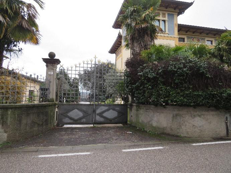 AFFI (VR) VILLA PADRONALE IN ASTA IN VIA POZZO DELL' AMORE 41