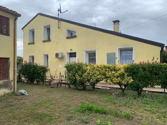 CASTAGNARO (VR) ABITAZIONE TERRA-CIELO IN ASTA IN VIA GIACOMO LEOPARDI 409/2