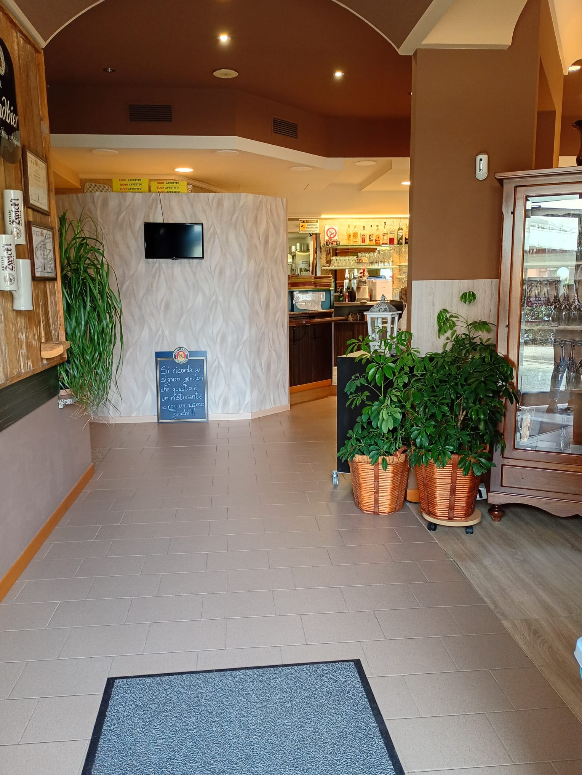 COLOGNOLA AI COLLI (VR) RISTORANTE-PIZZERIA IN VENDITA IN VIA ANTONIO PIGAFETTA 46/B