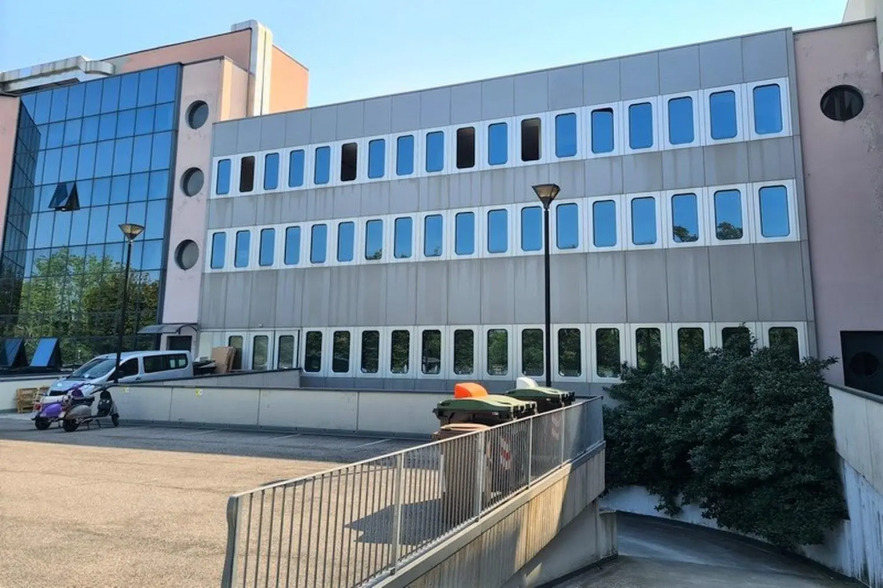 VERONA (VR) - POSTO AUTO COPERTO IN ASTA IN VIA ALBERTO DOMINUTTI 6