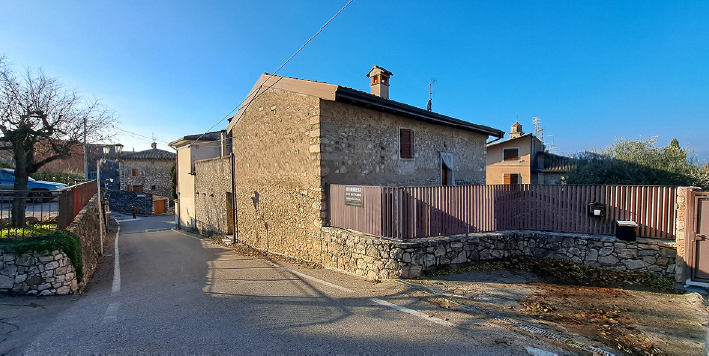 TORRI DEL BENACO (VR) 1/4 DI COMPLESSO EDILIZIO IN ASTA IN VIA COROBBI 41