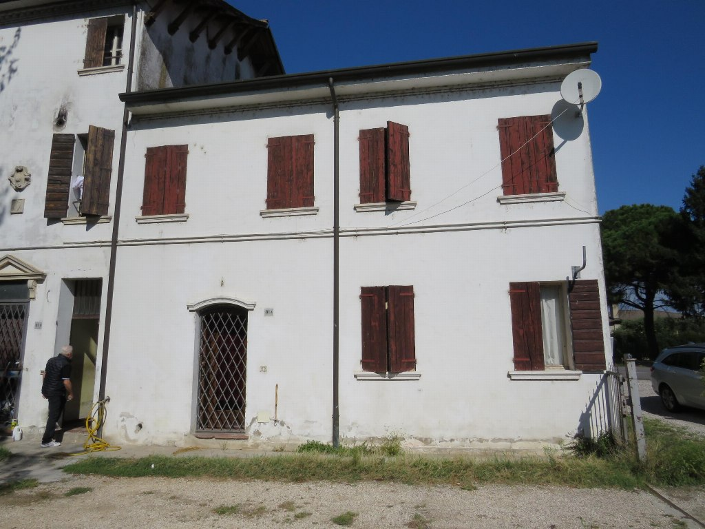 CEREA (VR) ABITAZIONE CON LABORATORIO IN ASTA IN VIA ISOLELLA 81/A-B-C